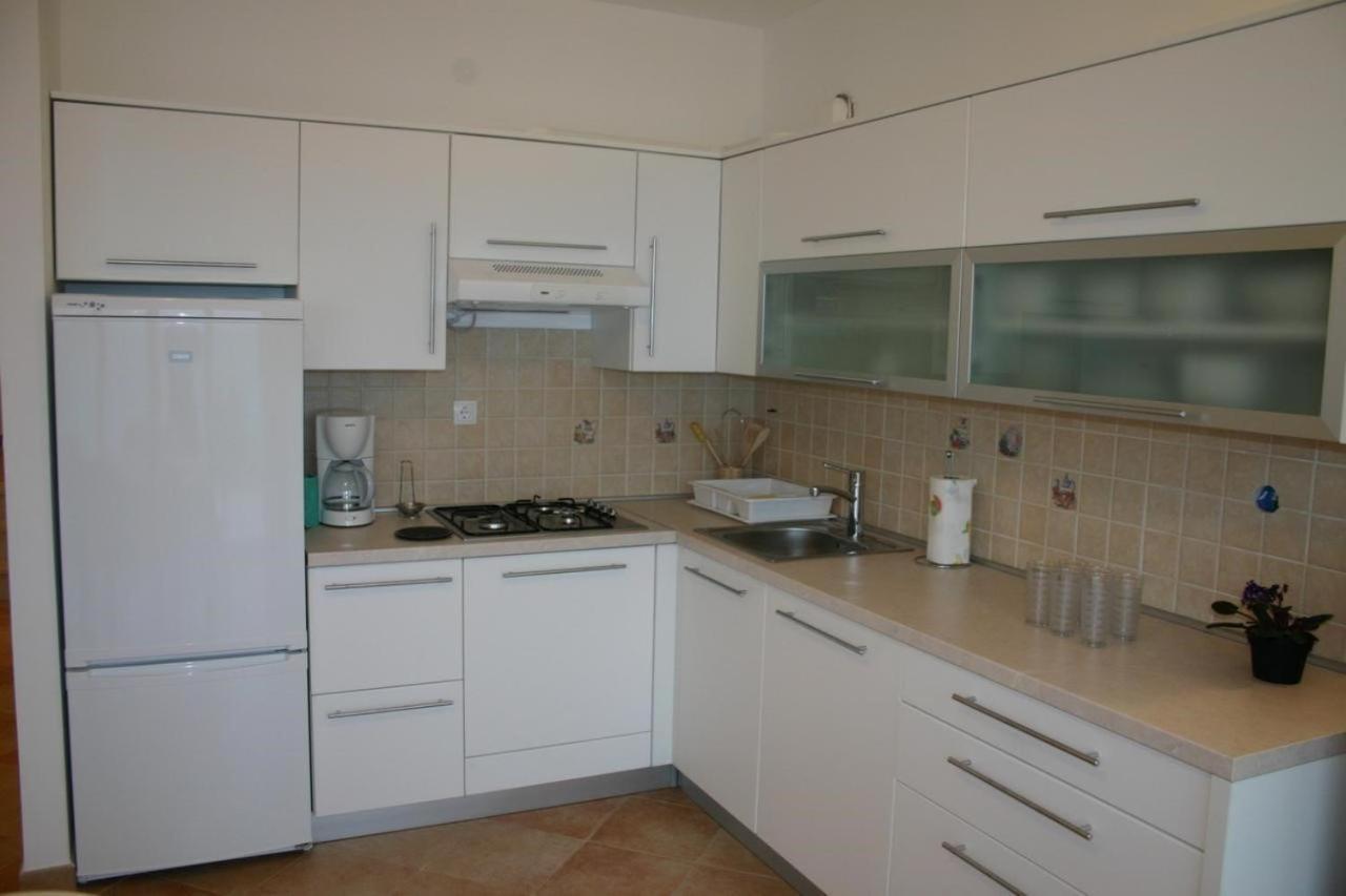 Apartments Boris โอมิช ภายนอก รูปภาพ